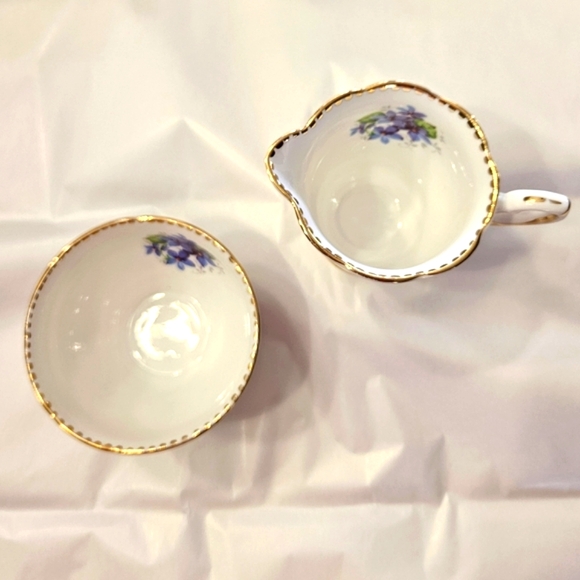 Royal Stafford "Sweet Violets" cream and sugar. - Picture 4 of 13